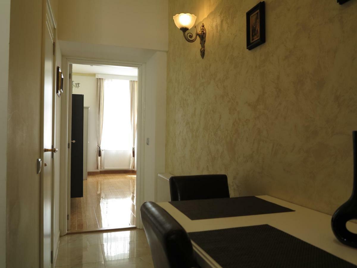 Small Luxury Kapitol Apartment Bécs Kültér fotó
