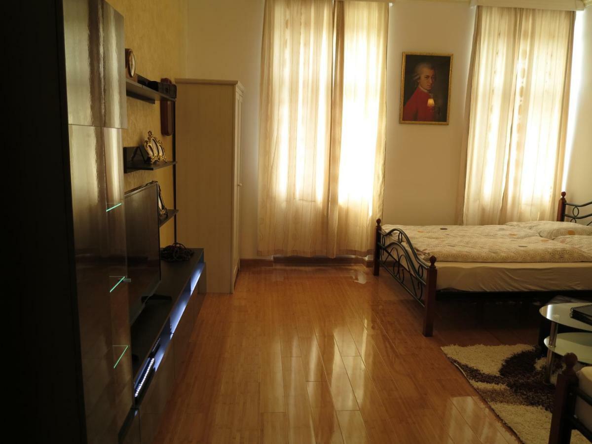 Small Luxury Kapitol Apartment Bécs Kültér fotó