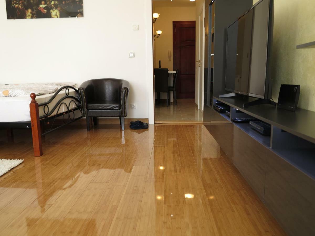 Small Luxury Kapitol Apartment Bécs Kültér fotó
