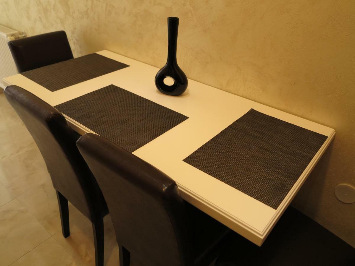 Small Luxury Kapitol Apartment Bécs Kültér fotó