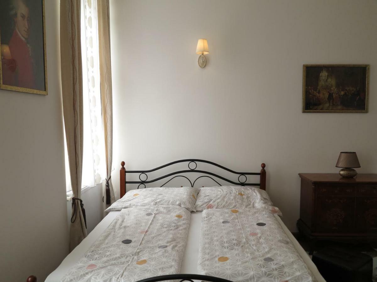 Small Luxury Kapitol Apartment Bécs Kültér fotó